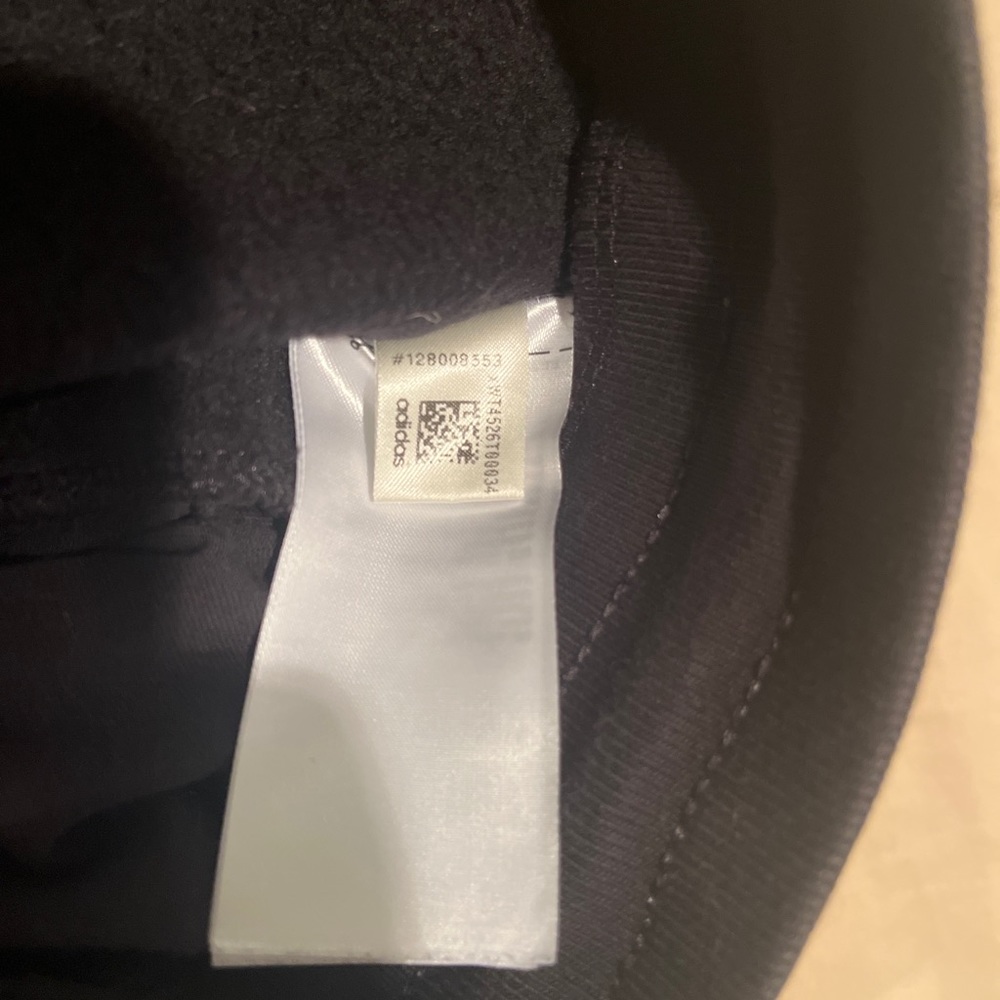 Under armour shorts size medium
